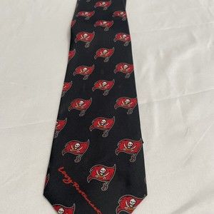 TAMPA BAY BUCCANEERS NFL  TIE FOOTBALL